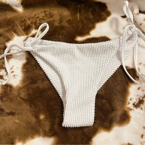 Billabong white textured cheeky bikini bottoms small